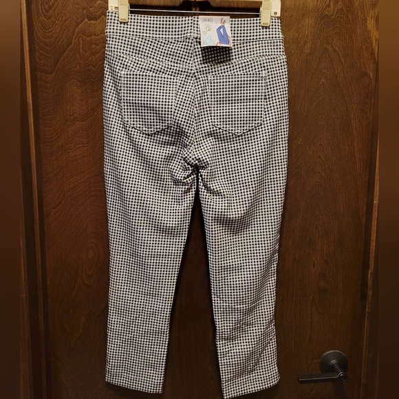 Black & White Checkered Capri Pants NWT - Picture 4 of 10